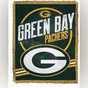 NFL Green Bay Packers Woven Jacquard Throw 46in. x 59in. Inclusive of Fringe
NWT